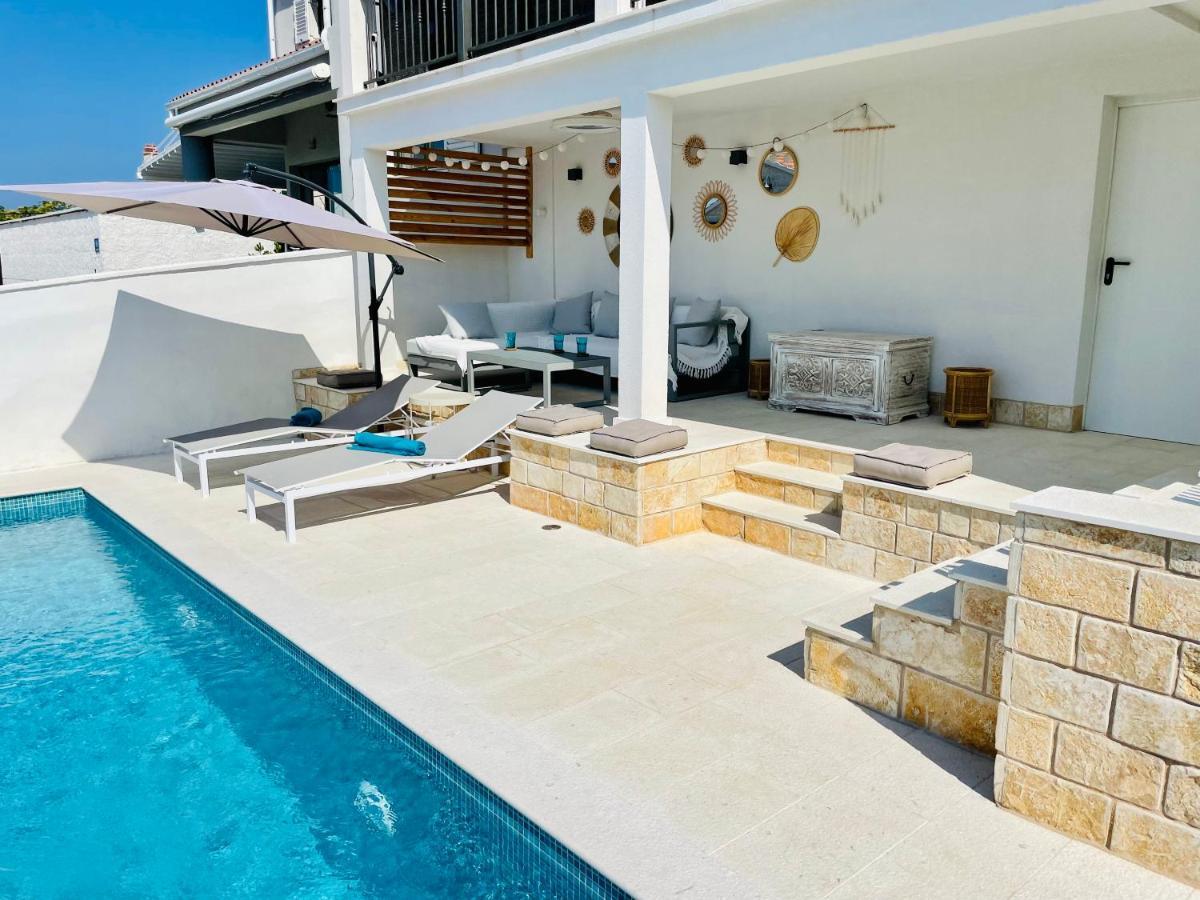 Villa Lemony Maslinica Exterior photo