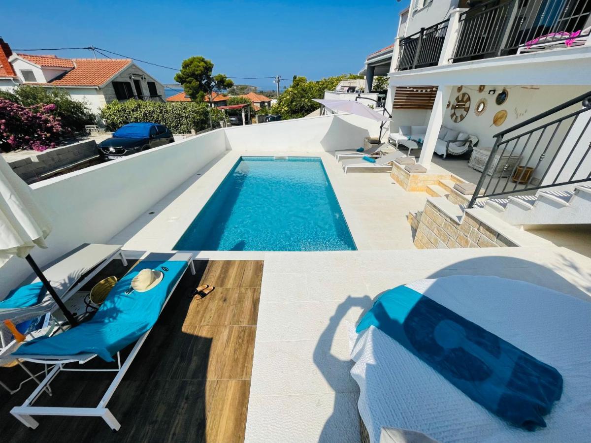 Villa Lemony Maslinica Exterior photo