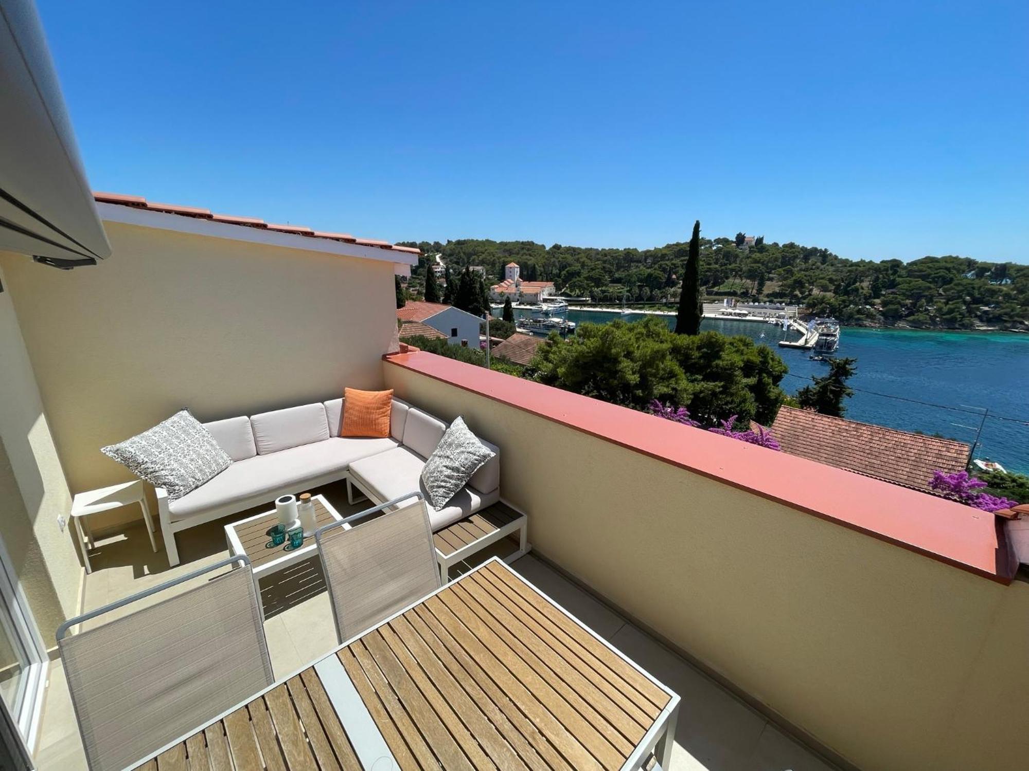 Villa Lemony Maslinica Exterior photo